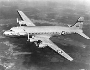 接到委任，麦克阿瑟立刻飞往台湾，与他同行的还有许多高级军事将领，为此美军动用了两架C—54运输机。