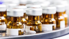 袜内暗藏21瓶未知生物样本中国男美国机场被捕(图)