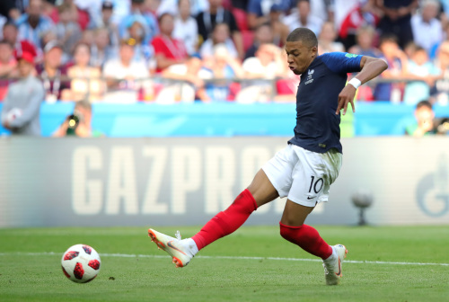 19歲法國新星姆巴佩（Kylian Mbappe）在法國對上阿根廷的那場球賽表現亮眼，獲評為本場最佳球員。