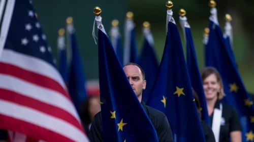美國與歐盟旗幟