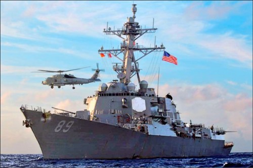 美國兩艘軍艦7日航經台海，圖為航經台海的其中一艘伯克級飛彈驅逐艦「馬斯廷號」。