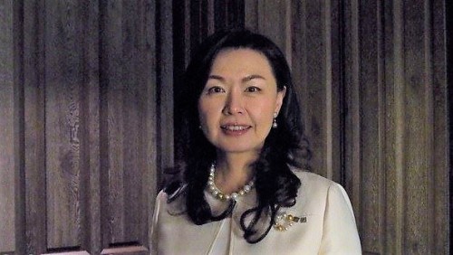 吳文繡37歲時成為日本證券界首位女性總裁，也是首位外籍總裁