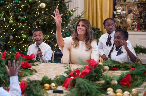 白宫招募志愿者第一夫人开始为圣诞季做准备