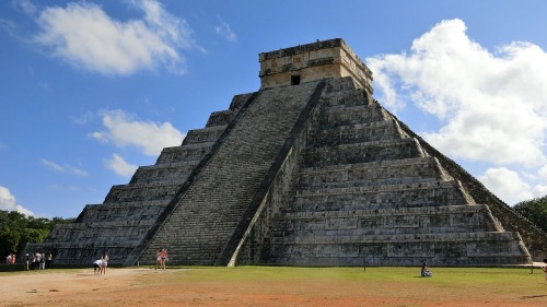 埃及的金字塔众人皆知，拉丁美洲也有着庞大的金字塔群