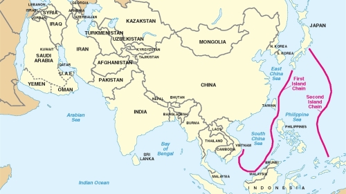 麦克阿瑟更为深远的战略思想，要提到美国的太平洋战略，图为岛链。