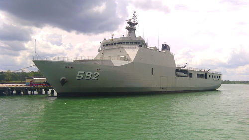 印度尼西亚海军“望加锡”级船坞登陆舰“马辰”号。