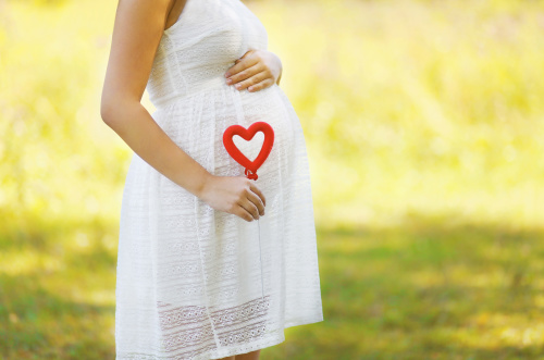 乔治亚州的立法机构批准了一项禁止女性任意堕胎的法案“心跳法案”。