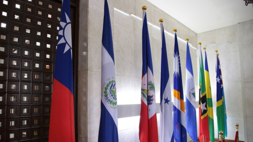 台外交部長吳釗燮21日宣布，中華民國台灣與中美洲邦交國薩爾瓦多斷交。