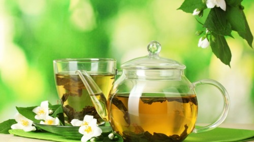 喝茶水很健康，但濃茶喝多了對身體有危害。
