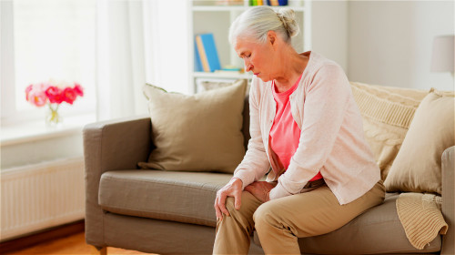大部分退化性膝关节炎的病患，可经由“膝关节健康促进方案”得到确实的治疗。