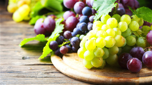 葡萄不但美味可口，还含有极高的营养价值。