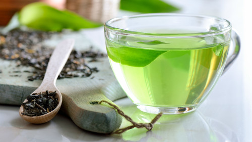 茶叶中的单宁酸能抑制血压升高，降低血压。