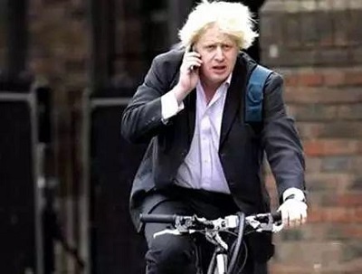 前伦敦市长鲍里斯･约翰逊每天都骑自行车上班。