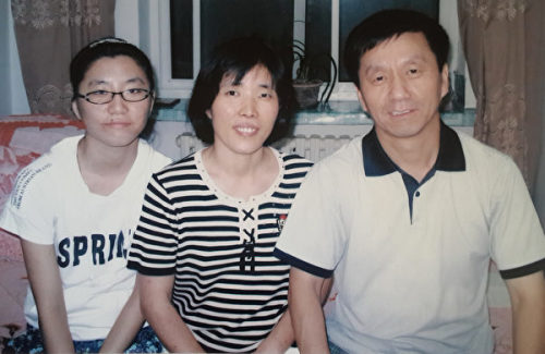 父親在中國身陷囹圄華裔設計師四方營救