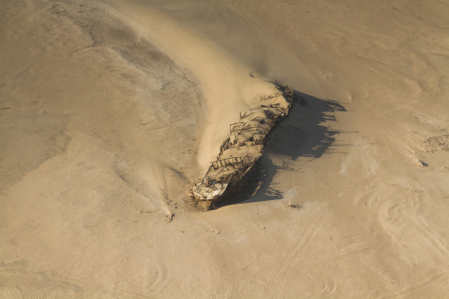 沙漠驚現巨大貨船專家難以解釋原因