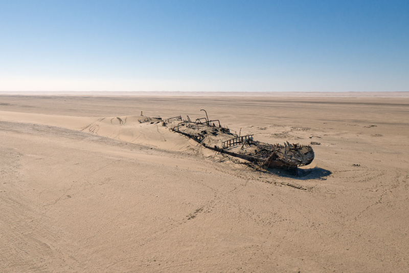 沙漠惊现巨大货船专家难以解释原因