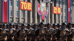 朝鲜阅兵未现洲际导弹川金互动初见成效(图)