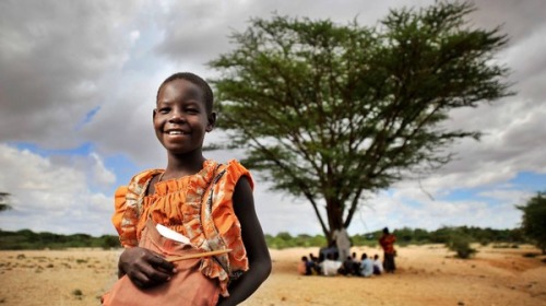 联合国：数百万女孩因武汉肺炎疫情陷入童婚和割礼的风险之中。图为非洲女孩。