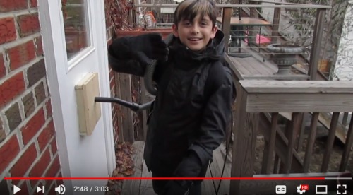 发明爬墙利器的英国13岁男孩