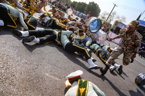 2018年9月22日，位于伊朗西南部城市阿瓦士举行的阅兵仪式遭到攻击，数十人死伤。
