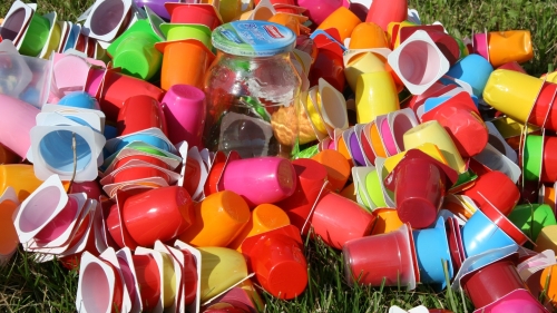 常见的塑胶用品经年累月就会裂解为塑胶微粒。