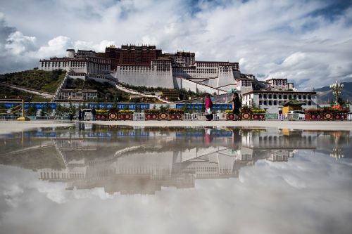 美众院通过西藏法案可禁中国官员入境美国