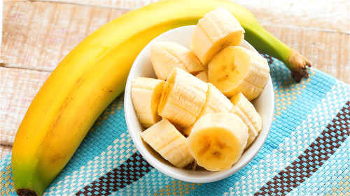 香蕉是平價的營養水果，但不宜和一些食物同食。