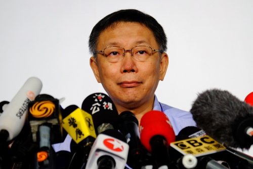 台北市长柯文哲接受媒体采访。