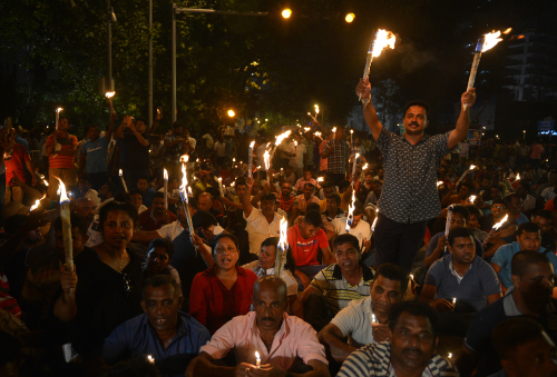 斯里兰卡几天来爆发多起大规模反政府示威，2018年9月5日的科伦坡街头