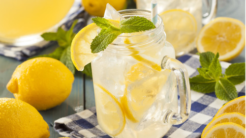 對於糖尿病，可用新鮮檸檬榨汁或泡水，每日當飲料服用。