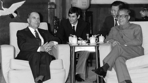 1983年，赵紫阳任总理期间，会见法国总统弗朗索瓦･密特朗。