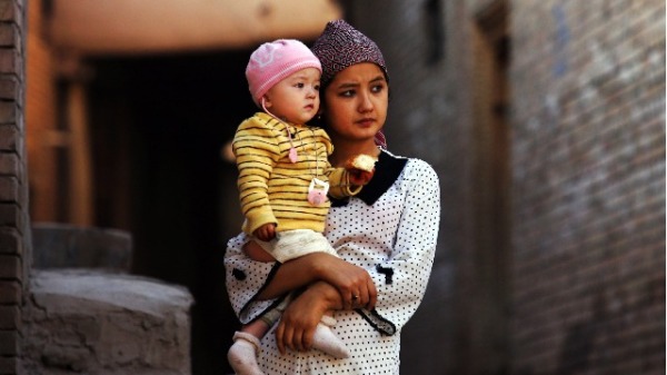 新疆维吾尔自治区喀什的一名维吾尔妇女。(图片来源:China Photos/Getty Images)