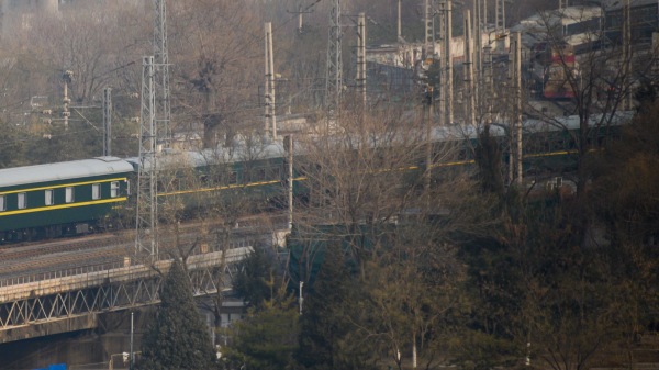 朝鲜领导人金正恩使用的专列火车于2019年1月9日离开北京火车站。