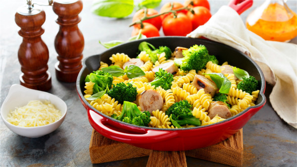 多吃高維生素C的食物，如西蘭花（綠花菜）等有助於緩解上呼吸道感染症狀。