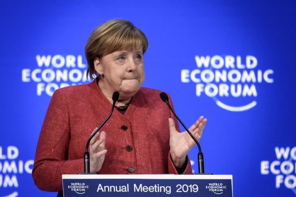 2019年1月23日，德国总理默克尔于在达沃斯举行的世界经济论坛年会上发表演讲。