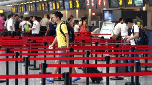 几年前的中国处处能见到很多成群结队的外国游客，而现在极少看见外国人了。（图片来源：STR/AFP/Getty Images）
