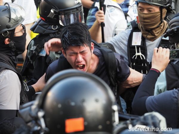 香港反送中以来，港府、港警对付港人残暴的手段已是有目共睹、罄竹难书。也因此各界陆陆续续都发表声明谴责。