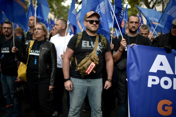 2019年10月2日，2万多警察参加了法国警察工会在巴黎发起的“愤怒游行”。