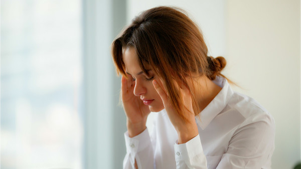 短時間內總是明顯出現頭暈、頭痛的症狀，有可能是血壓升高引起。