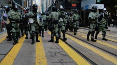 港警暴力升级有预谋中国抹黑示威者引导舆论(视频图)