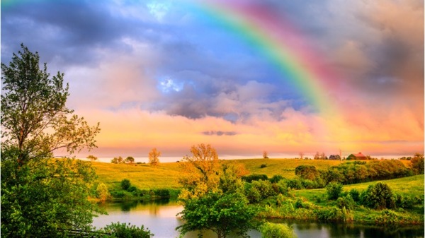 不取悦，不迎合，不讨好，活成天空中最绚丽的彩虹。