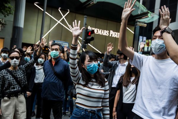 11月15日，香港示威者在中環集會。