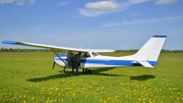 奇人两年内吃掉一架塞斯纳（Cessna）小型飞机。（示意图/图片来源：Adobe Stock）