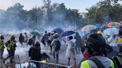 香港理工大學日夜攻防戰港人譴責警暴