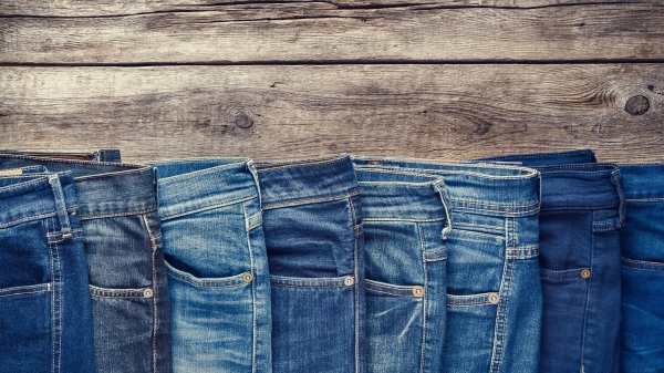 洗牛仔裤不褪色的7个小窍门。（图片来源：Adobe Stock）