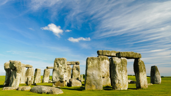 英格兰威尔特郡巨石阵的立石,证明确实有巨人的存在。