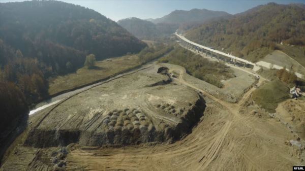 中国国企路桥建筑公司在黑山共和国因污染环境被告