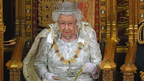 4月6日，英国女王伊丽莎白二世罕见发表特别电视演讲