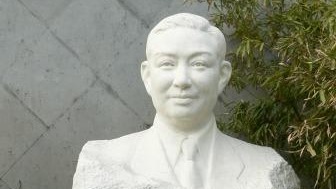 京剧艺术大师梅兰芳塑像。