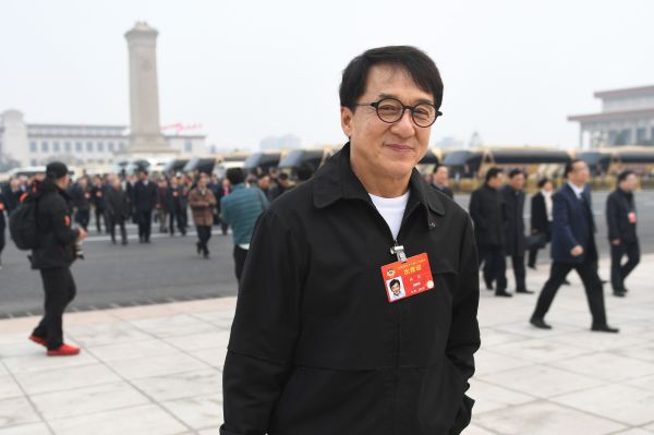 2019年3月10日，作为中共政协委员的香港电影演员成龙在北京参加中国人民政治协商会议全体会议。